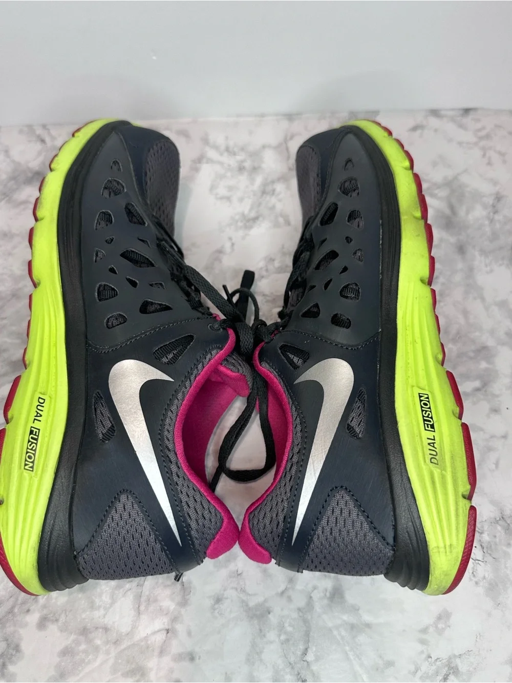 Nike Dual Fusion Run 2 Women’s Size 9 Black Pink Volt Running Shoes